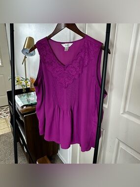 CJ Banks Purple Lace-Trim V-Neck Sleeveless Camisole ❄️
